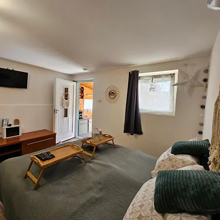 Apartment Zsonglak Vendeghaz Kovagoszolos